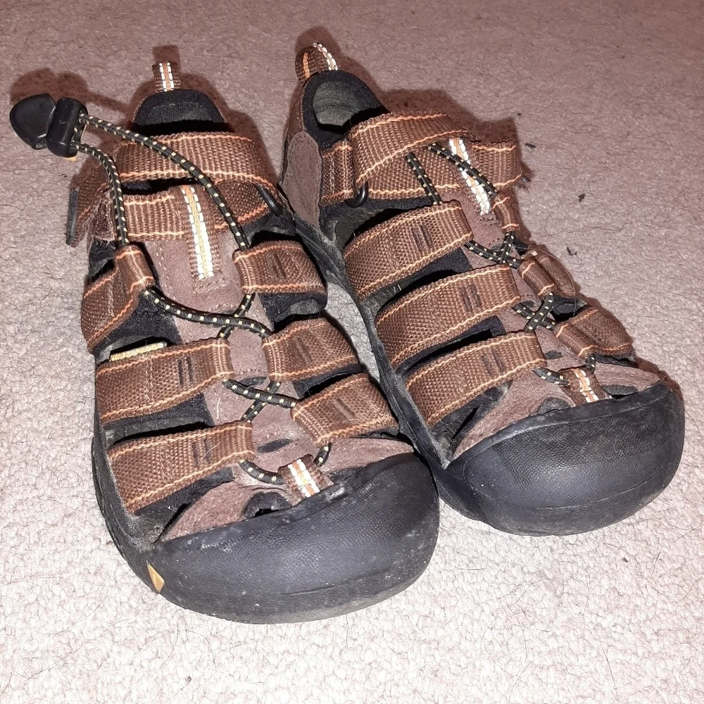 Keen Newport H2 Waterproof Hiking Sandals Size 2